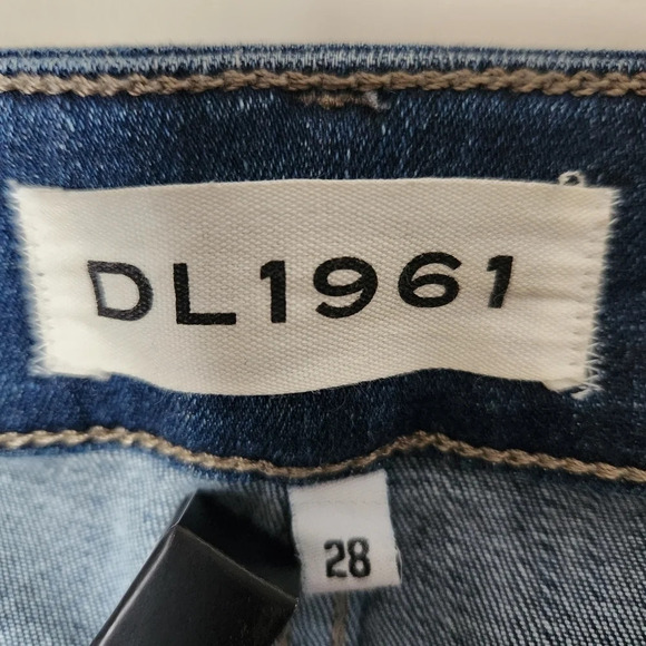 DL1961 | Mara Instasculpt Straight Raw Hem Ankle Jeans in Castlewood - Size 28 - Picture 11 of 14